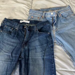 2 pairs of men’s Levi’s 30/32